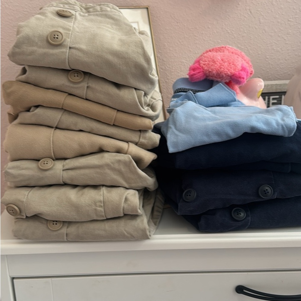 Girl Uniforms size (6-7)